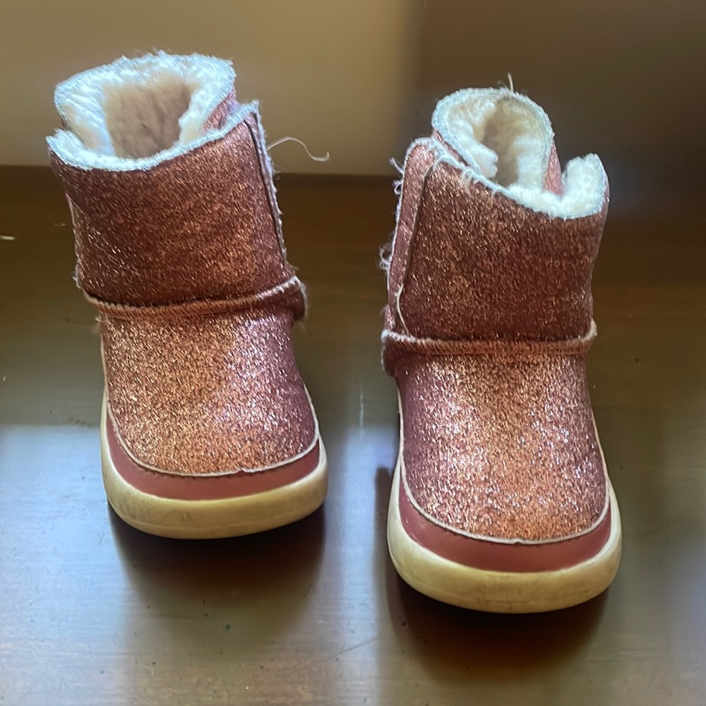 Ugg size 2/3 ankle winter boots